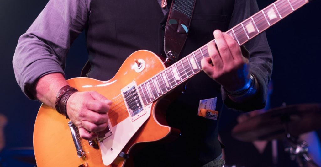 Cómo aprender a tocar la guitarra desde cero